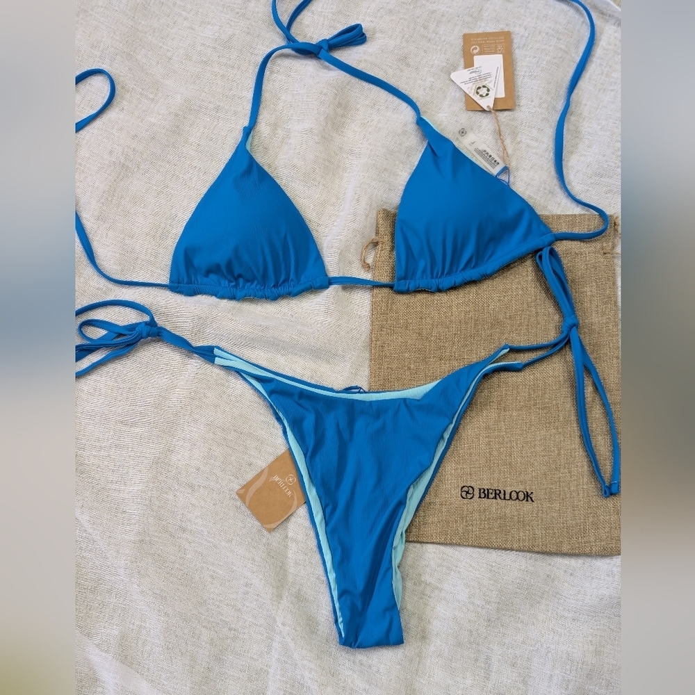 BNWT / Reversible / Berlook / Medium / Large / Extra large / 2 piece